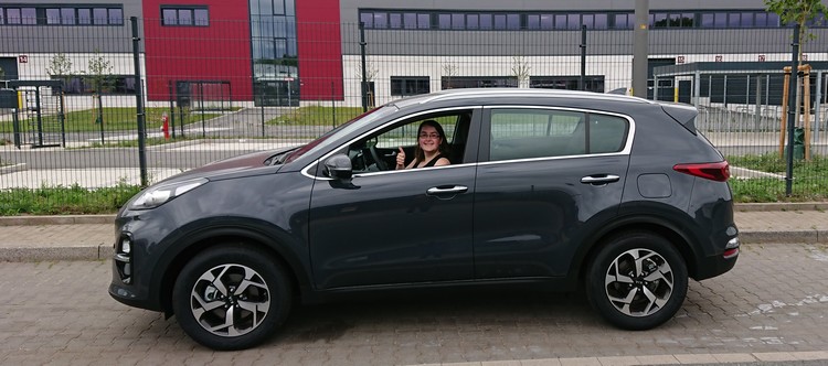 Claudia im Kia Sportage