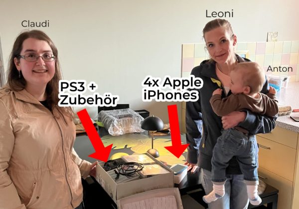 Tausch mit Leoni; PlayStation 3 auf dem Tisch + Apple iPhones
