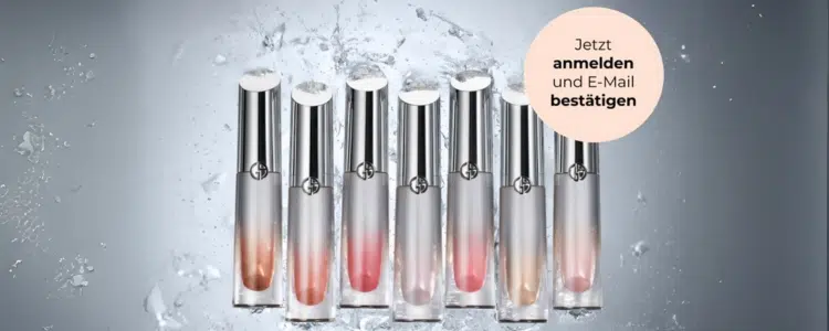 Lipgloss in hellen Farben von Armani vor einem EIs-Hintergrund