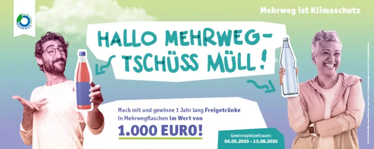 Hallo Mehrweg-Gewinnspiel; MAnn und Frau haben Mehrweggetränke in der Hand